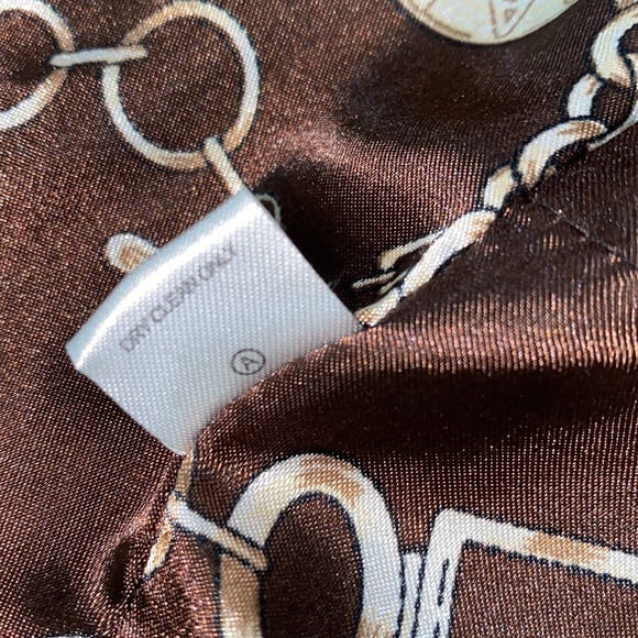 Faux fur zippered vest size medium - Picture 7 of 9